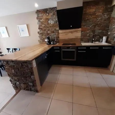 Maison Gamine Mit Privatem Pool 孔格林