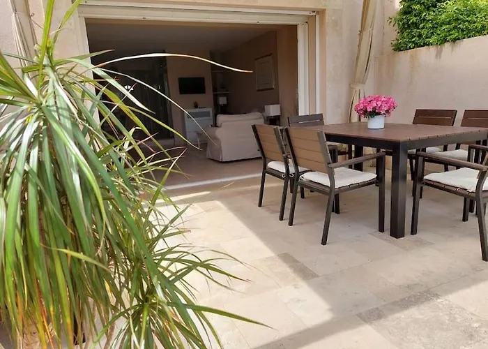 Maison Gamine Mit Privatem Pool Hébergement de vacances *